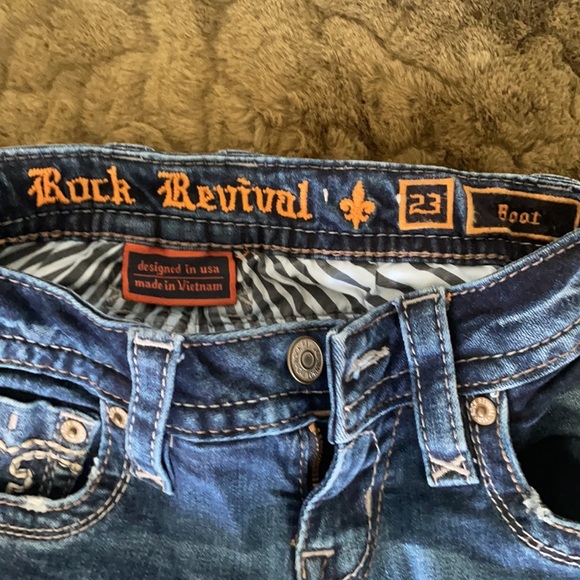 Rock Revival size 23 jeans new condition only wear once. Bought from Buckle $159 - Picture 4 of 9